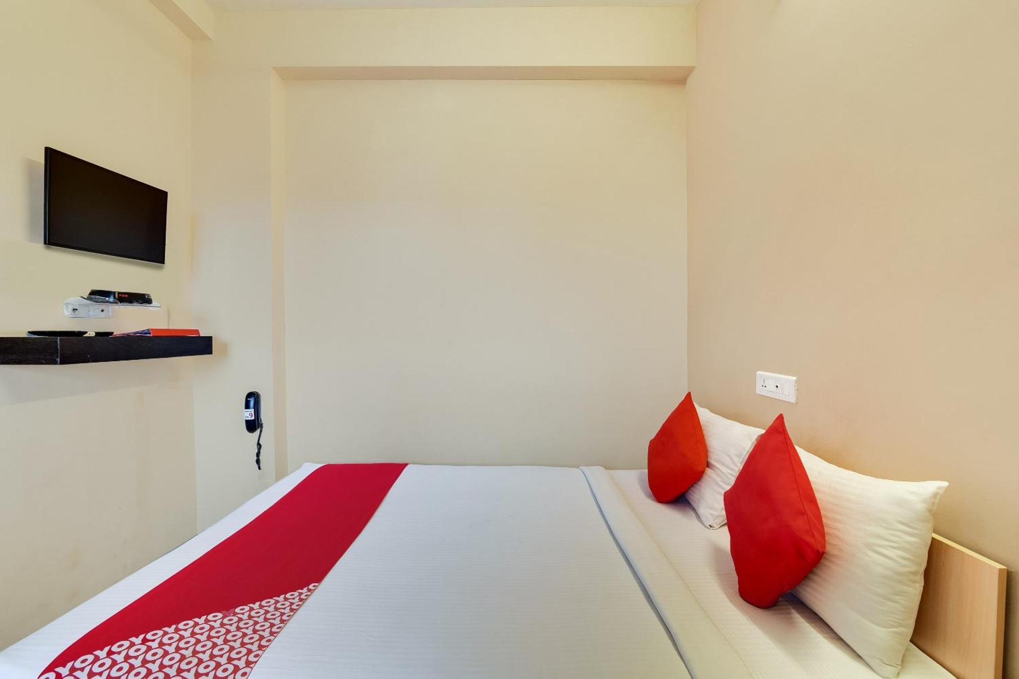 Oyo Flagship Lotus Lakeview Apartments Singanallur Luaran gambar